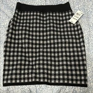 H&M Black and White Knee-Length Pencil Skirt